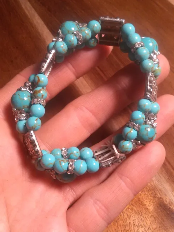 Blue Howlite Three Row Beaded Silvertone Stretch Bracelet - Image 6