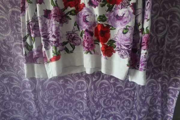 Victoria's Secret fleece hooded sweater flowers floral in white, purple and red size medium. - Image 7
