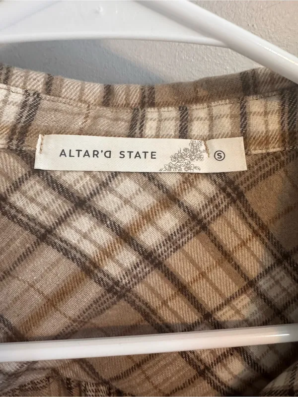 Altar’d State Plaid Cropped‎ Flannel Button Front Shirt Small - Image 2