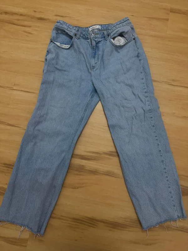 Abercrombie Curve Love High Rise 90s Relaxed Jean 32 Short - Image 2