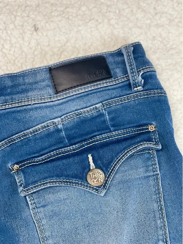 Women's Thorn Curvy Fit Denim Cutoff Shorts Size 12 - Image 3