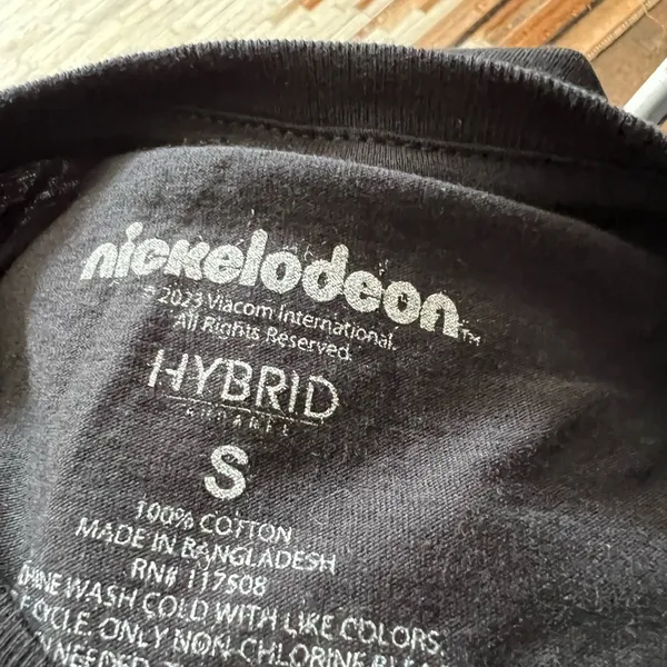 Hybrid & Company Black Graphic T-Shirt - Image 2