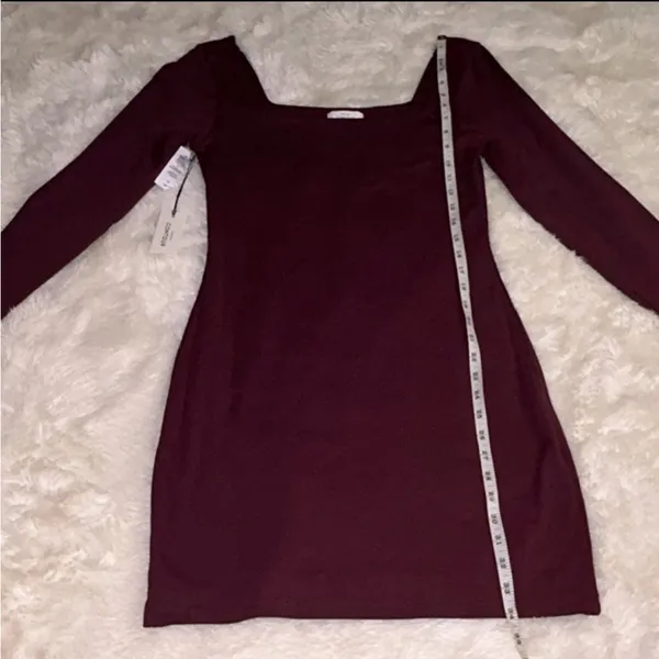 Aritzia Babaton Contour Burgandy Long Sleeve Dress - Image 9