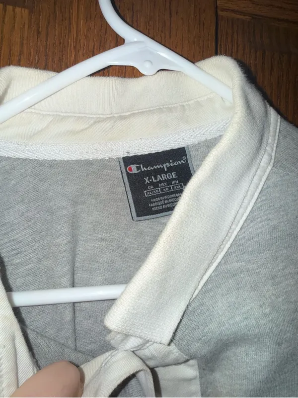 💜Champion Gray and White Polo-Style Sweatshirt - Image 2