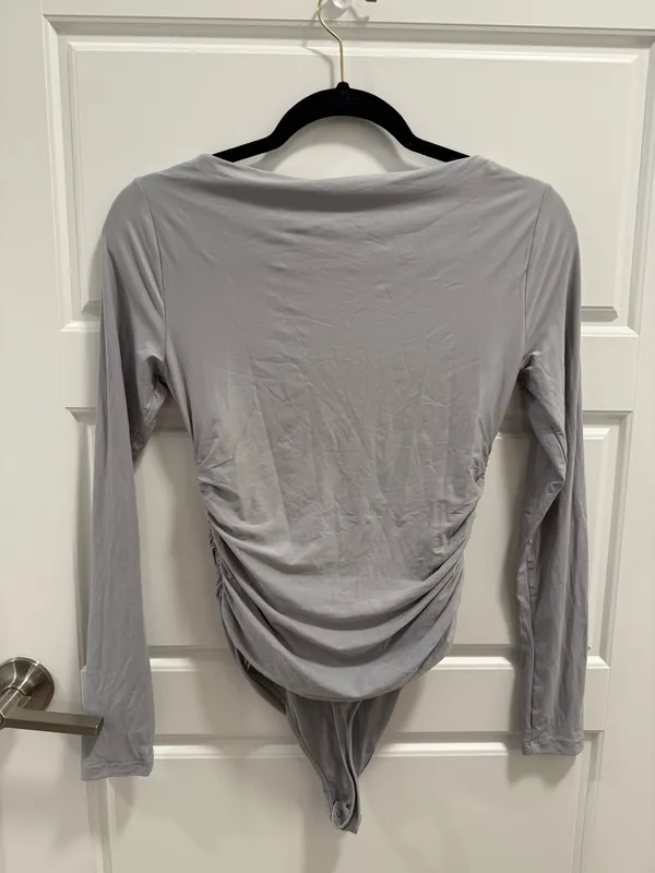 Abercrombie & Fitch Soft Matte Seamless Long-Sleeve Crew Ruched Bodysuit - Image 4