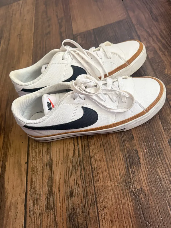 Nike Legacy Court Sneakers Women’s - Image 2