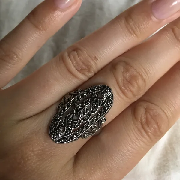 Silver colored ring - Image 4
