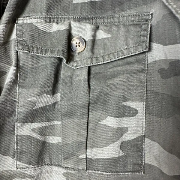 AMERICAN EAGLE Camo Camouflage Shirt Jacket Shacket Size Medium Green - Image 9