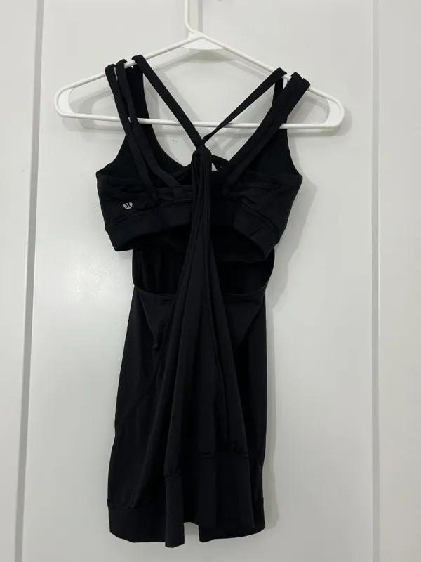 Lululemon Size 6 Black Nouveau Limits Built-In Shelf Bra Layered Tank Top - Image 2
