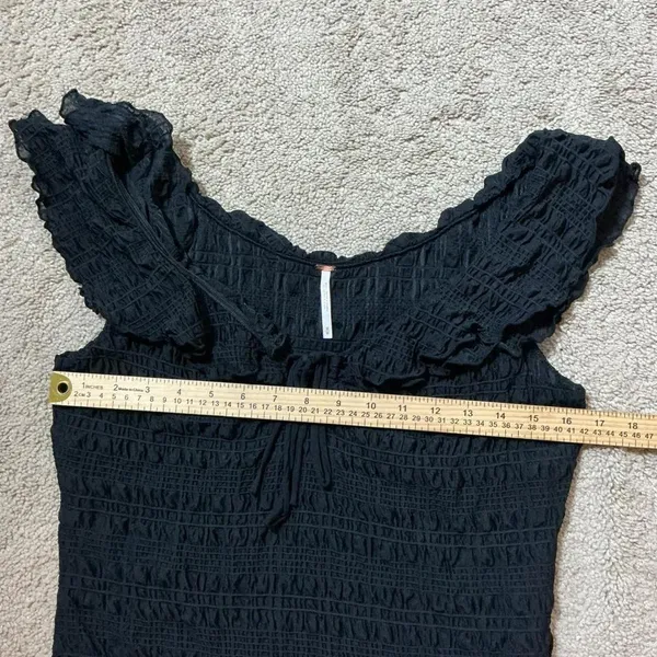 Free People‎ Black Smocked Ruffled Square Neck Crop Top Tank M Fairycore Grunge - Image 3