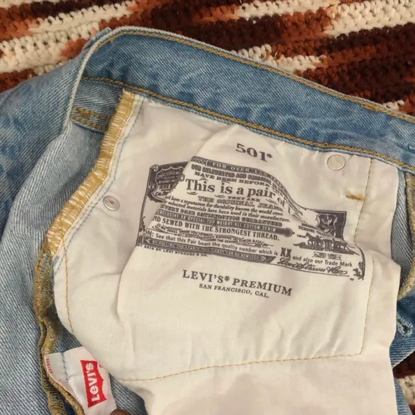 Levis 501 Denim Jeans 28x32 Light Wash Blue Straight Button Fly BIG E Frayed Hem Premium 12501-0373 Measurement in pics - Image 5