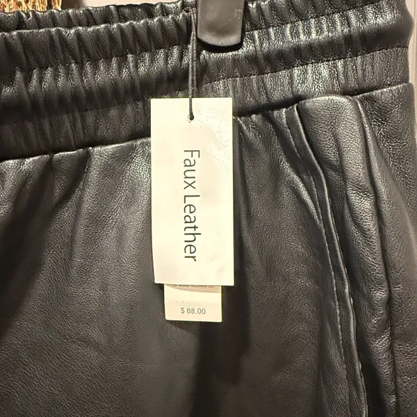 ✨SALE✨ T Tahari | Black Faux Leather Jogger Pants | Sz Large - Image 2