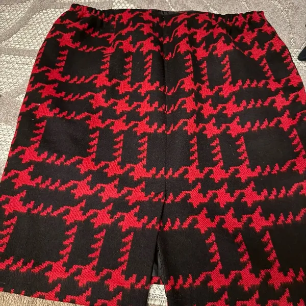 Talbots Wool Blend Lined Houndstooth Skirt Size 16 Slit in Back - Image 2