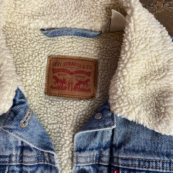 Levi's Premium Ex-Boyfriend Sherpa Lined Trucker Denim Jacket - Sz Med 🧡🎀 - Image 12