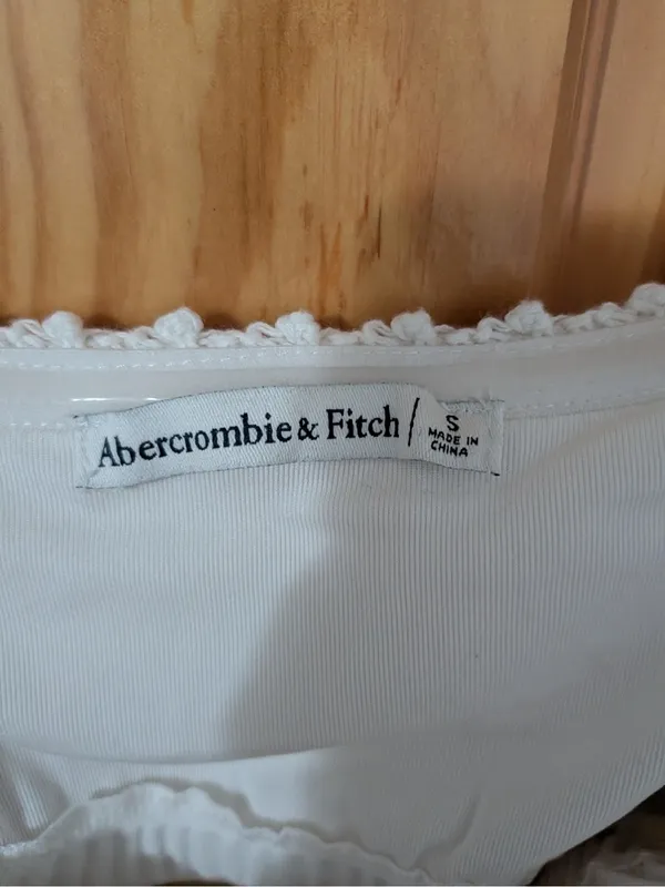 Abercrombie & Fitch Cream Crochet Knit Tube Top Size Small - Image 2
