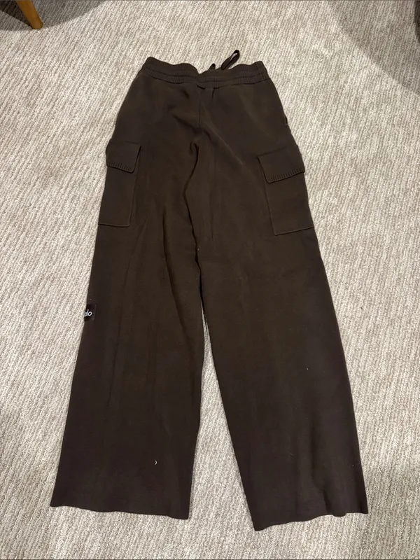 ALO Yoga Scholar Knit High-Waist Cargo Pant - Image 3