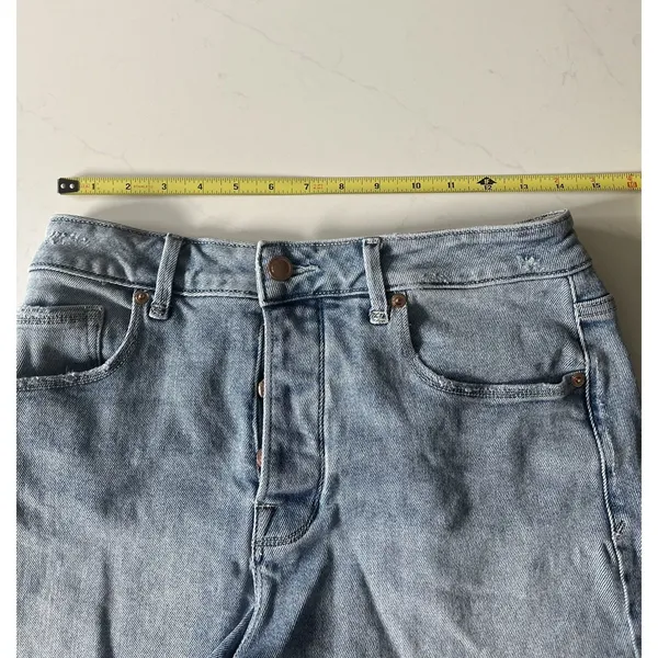 Good American Bombshell Jean Shorts Sz 6/28 Button Fly Denim Distressed - Image 7
