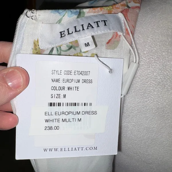 Elliatt Europium Dress‎ White Multi Floral Linen V-Neck Tie Back M $238 MSRP - Image 7