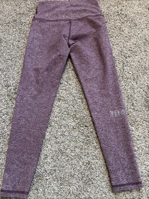 Fleo Leggings (24”) size small - Image 4