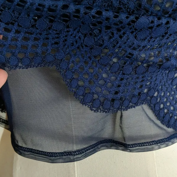 {Victoria's Secret} Navy Lace Top Size Large - Image 3