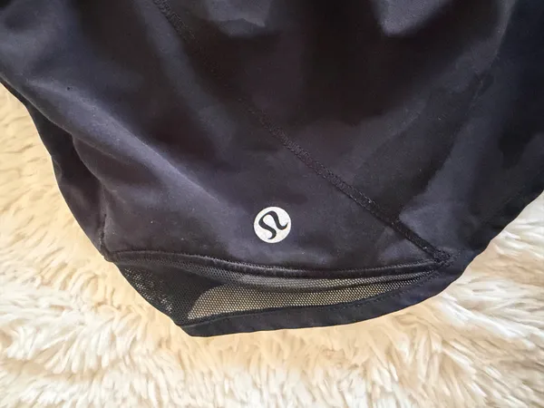 Lululemon Hotty Hot Shorts 2.5" - Image 3