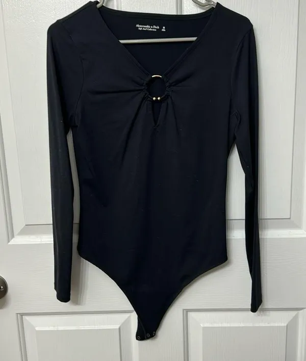 Abercrombie bodysuit with hardware - Image 4
