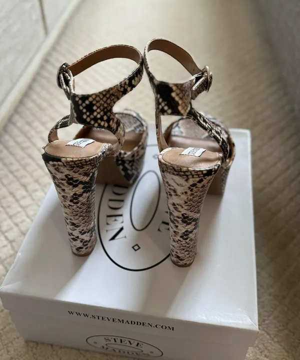 Steve Madden Platform Heeled Sandals - Image 4