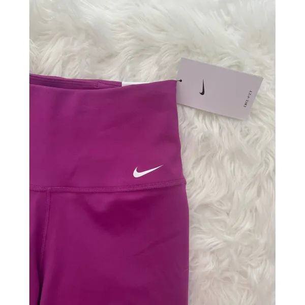 Nike Dri-FIT One High Waisted 7" Biker Shorts Size Small - Image 3