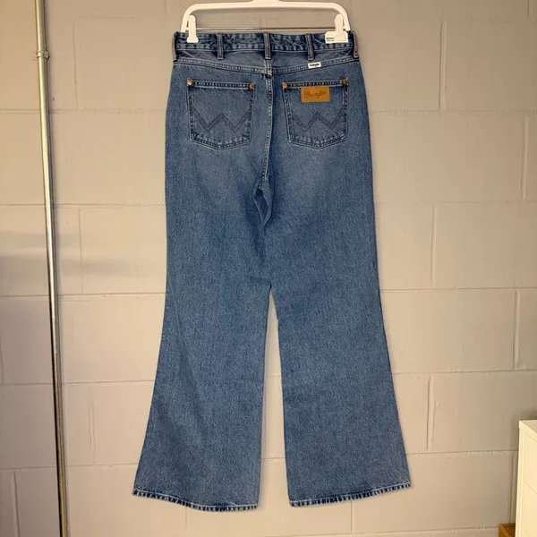NWT Wrangler Bonnie 683 Loose Flare Jeans Women’s Size 27 32” Inseam Medium Wash - Image 7