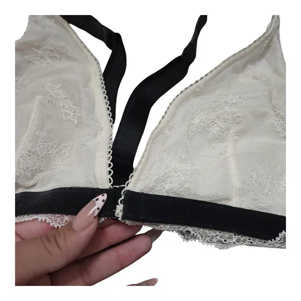 Victoria's Secret White Lace Bralette Size: L NEW - Image 2