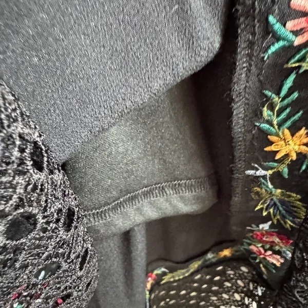 Les Amis‎ Black Floral Embroidered Boho Midi Dress Crochet Lace Hem Large - Image 5