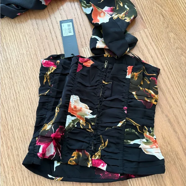 Lioness top with scarf - Image 4