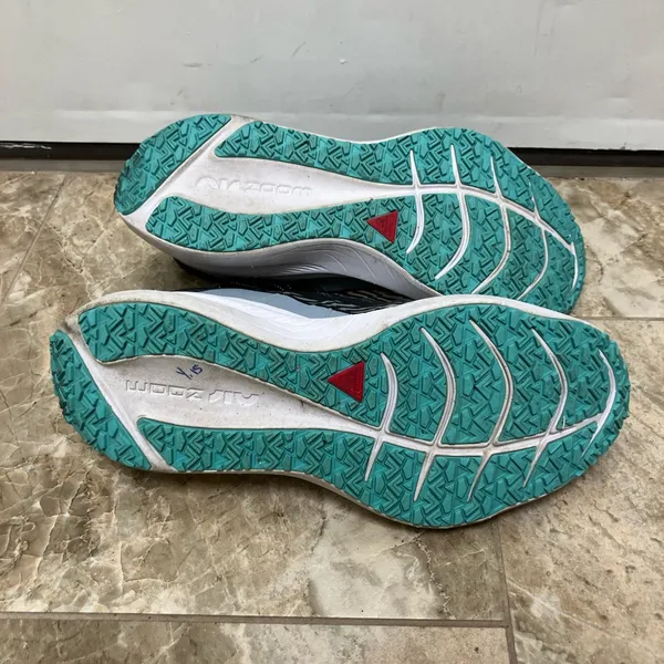 Nike Air Zoom Winflo 7 Sneaker IN black and blue - Image 9