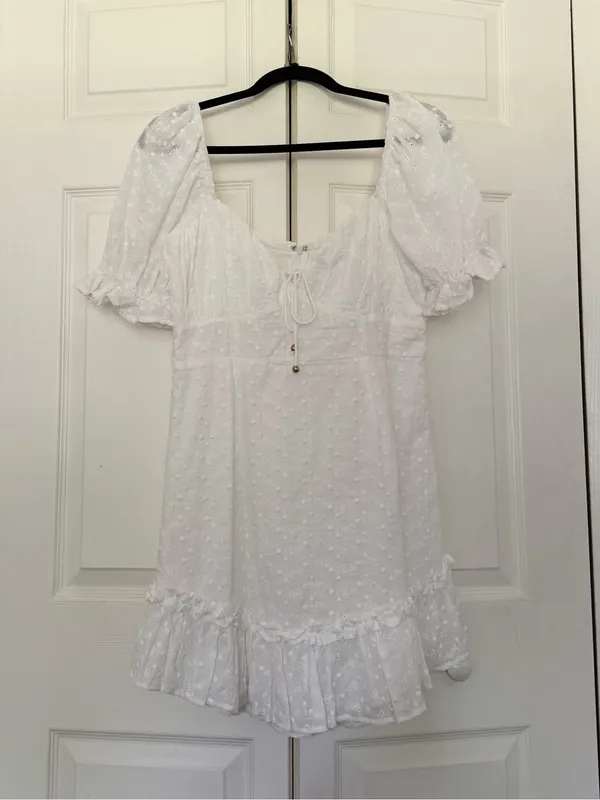 Selfie Leslie Hayden Puff Sleeve Eyelet Embroidery Dress White Sun Dress Size L - Image 3