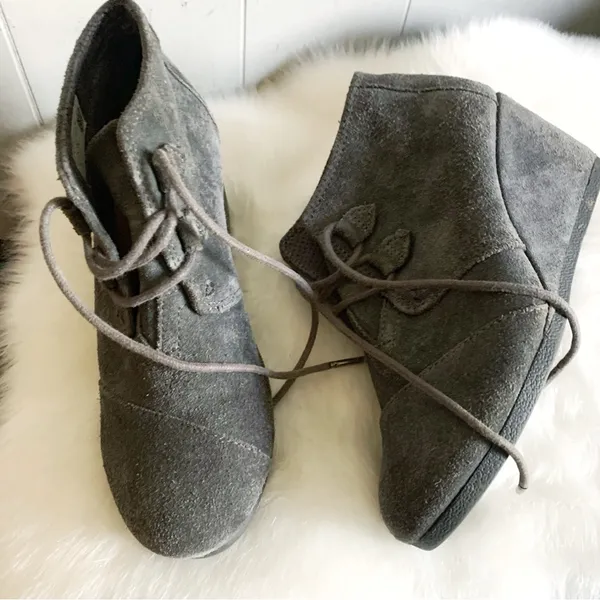 TOMS Gray Suede Desert Wedge Ankle Boots 6 - Image 6