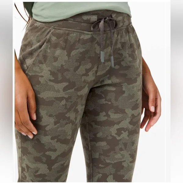 Lululemon Ready to Rulu Jogger 29" Heritage Camo Dark Olive Green Twill Size 6 - Image 4