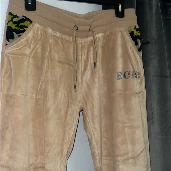 2pc set BCBG MAXAZRIA PANTS &SWEATER WOMENS NEW LARGE CAMEL/RHINESTONE - Image 4