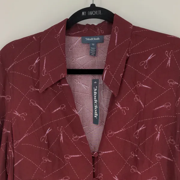 Modcloth A Cut Above Average Shirt Dress Size 12 Burgundy Scissors Hair Stylist‎ - Image 4