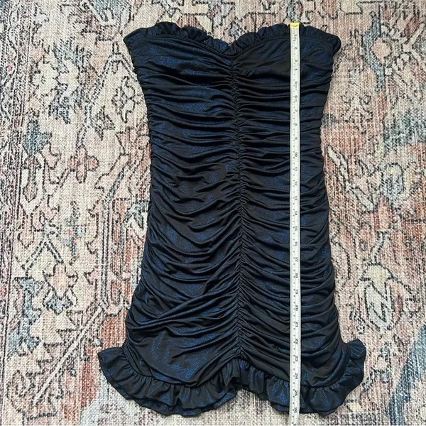 Lucy in the Sky Metallic Ruched Strapless Dress in Navy Size Medium - Image 6