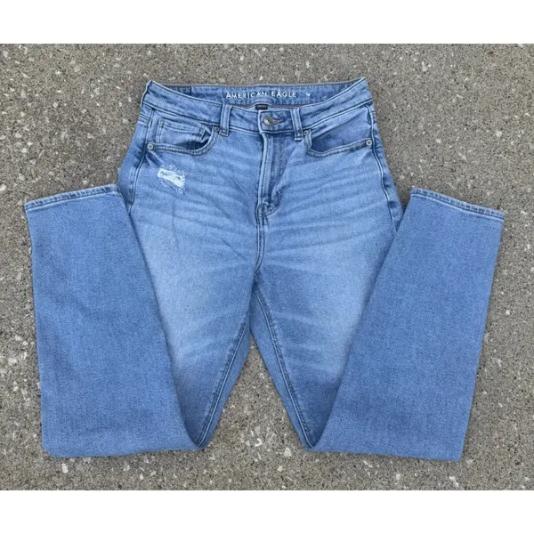 American Eagle Mom Straight Distressed Jeans Medium Wash Stretch‎ Size 4 Regular - Image 3