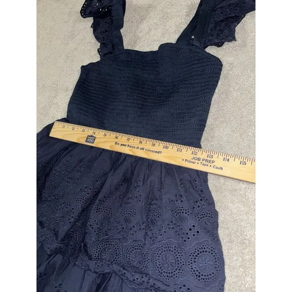 lulus‎ navy eyelet smocked dress tiered ruffles EUC - Image 4