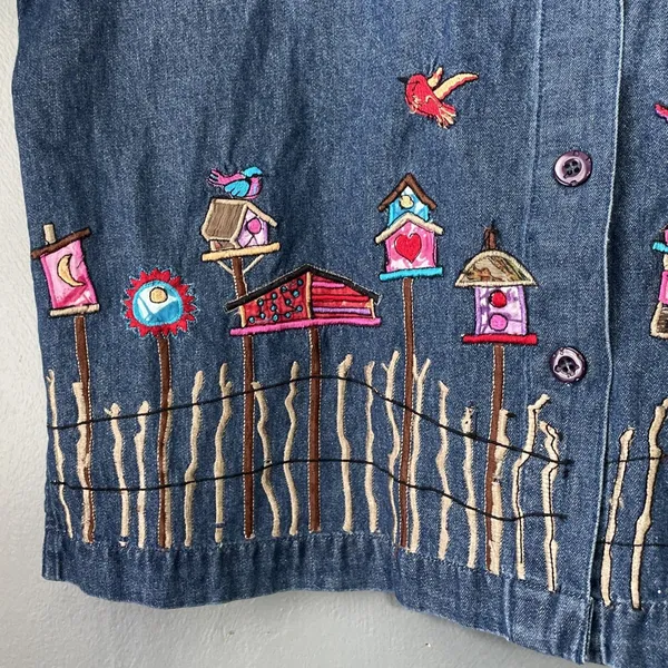 Sarah Studio Denim Button Up Shirt Size XL Embroidered Blue Birdhouse Garden - Image 5
