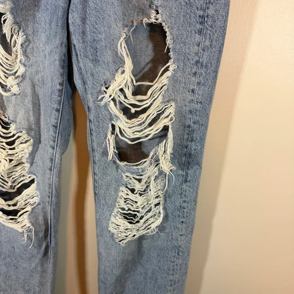 Aeropostale Low Rise Skater Jeans Womens 00R Destroyed Distressed Leg Light Wash - Image 3