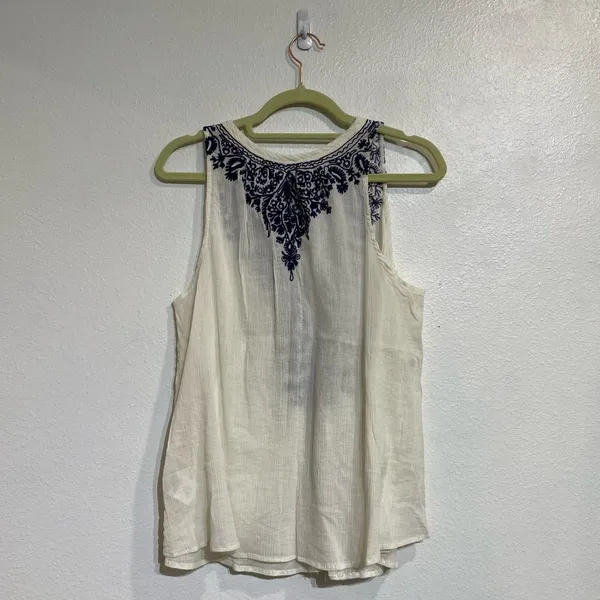 Joie White Blue Embroidered Sleeveless Button Down Blouse Sz M - Image 9