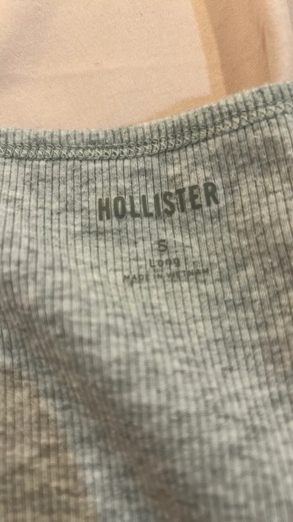 Gray Hollister top - Image 3