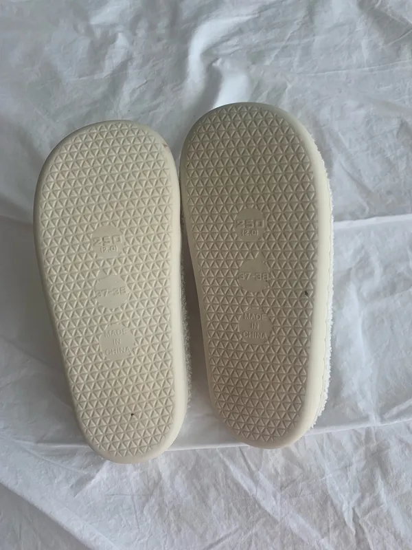 Smiley Face Slippers Amazon - Image 3