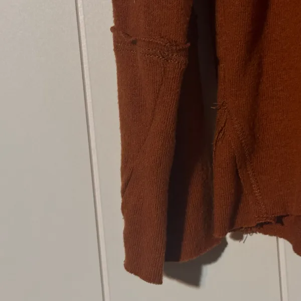 Michael Stars Women's Medium Rust Long Sleeve High Low Hem Soft Knit Top - Image 7