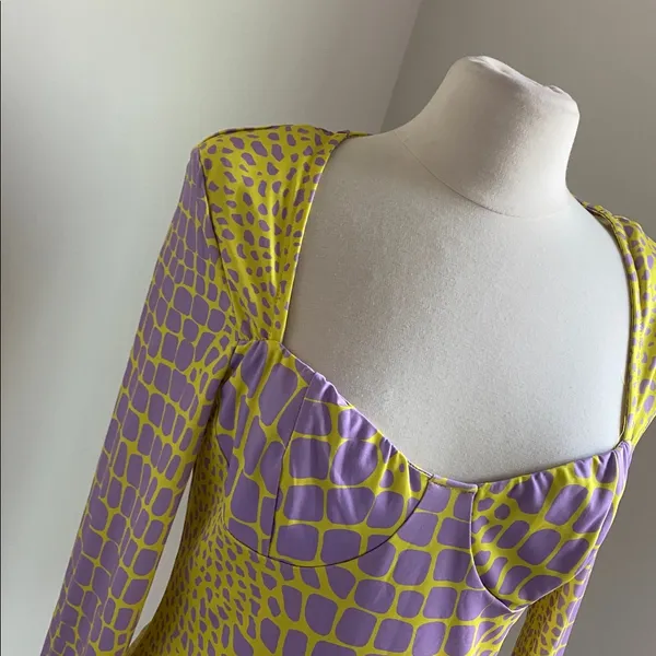 SHEIN Animal Print Top Womens Sz Large Yellow Purple Stretch Sweetheart Neck - Image 2
