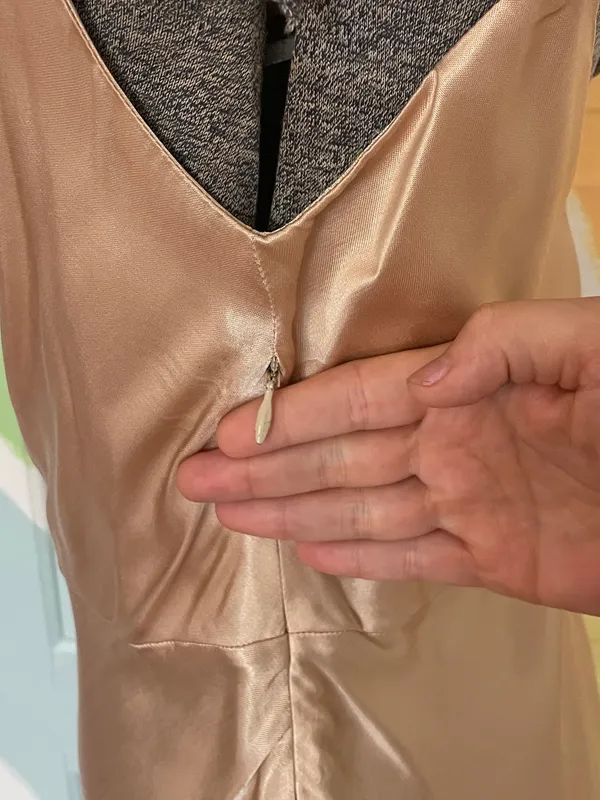 Park and Fifth Belmont Cowl Neck Satin Maxi Slip Dress Champagne Gold Sz M 🧡🎀 - Image 8