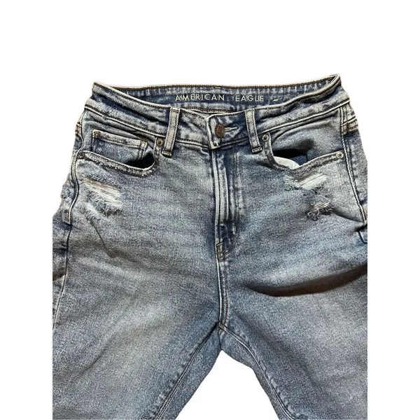 American Eagle light wash stretch‎ high rise Mom Jeans Sz 0 - Image 4
